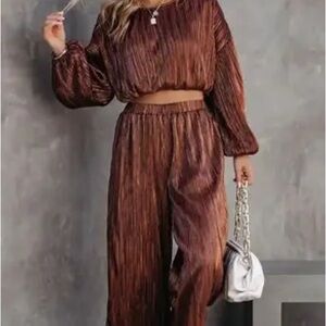 GOLD Vici Kiyara Plisse Set